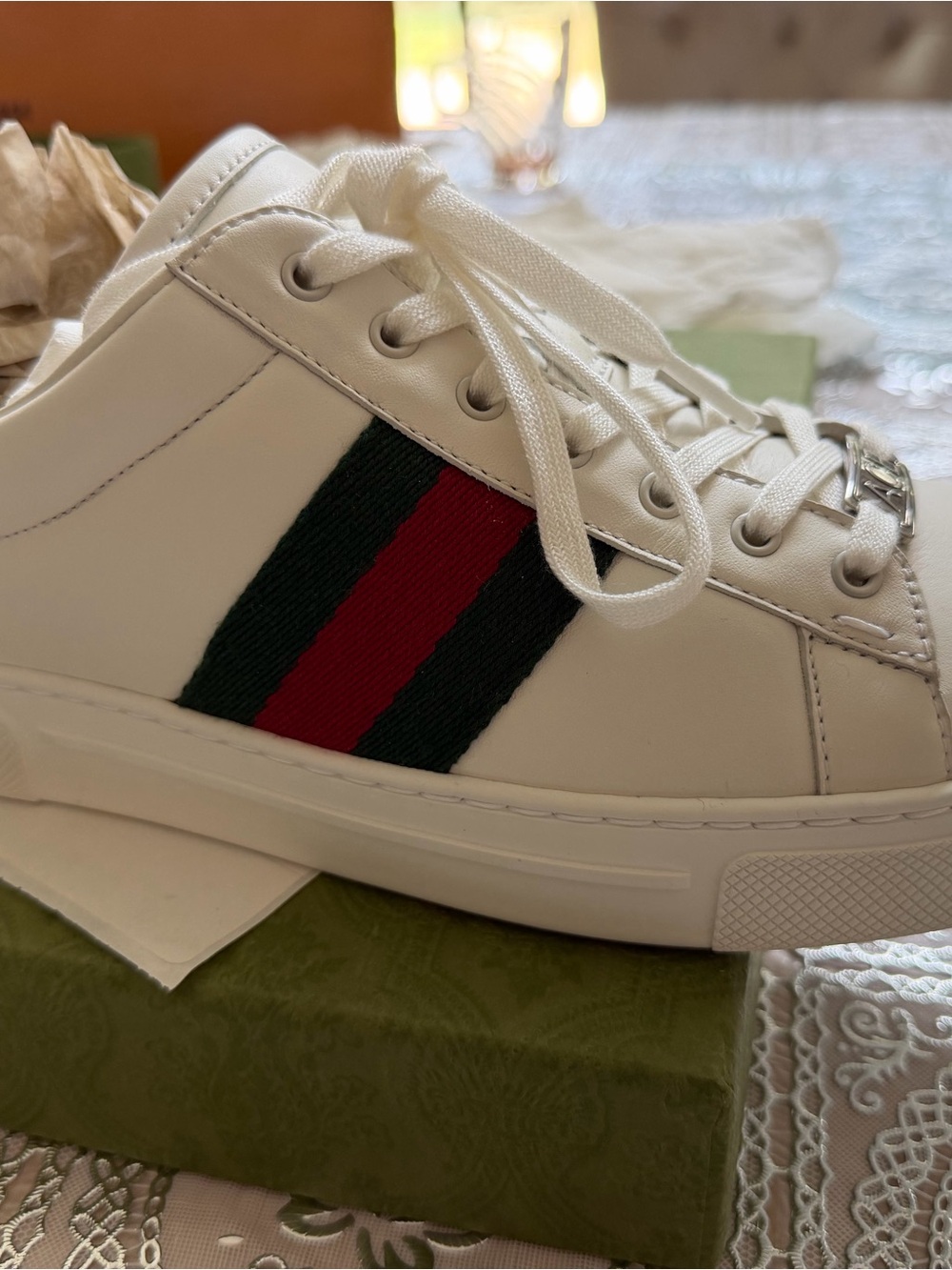Gucci White Leather Low-Top Sneakers with Green and Red Web Stripe